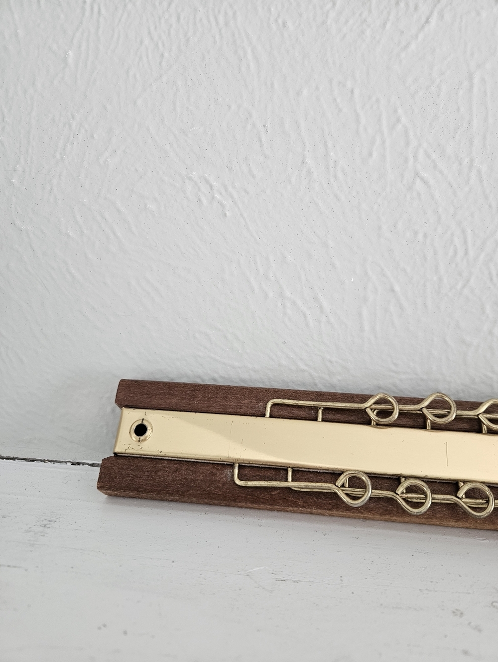 Vintage MCM Wood And Brass Belt/Tie Wall Mounted Rack Holder - Picture 3 of 6